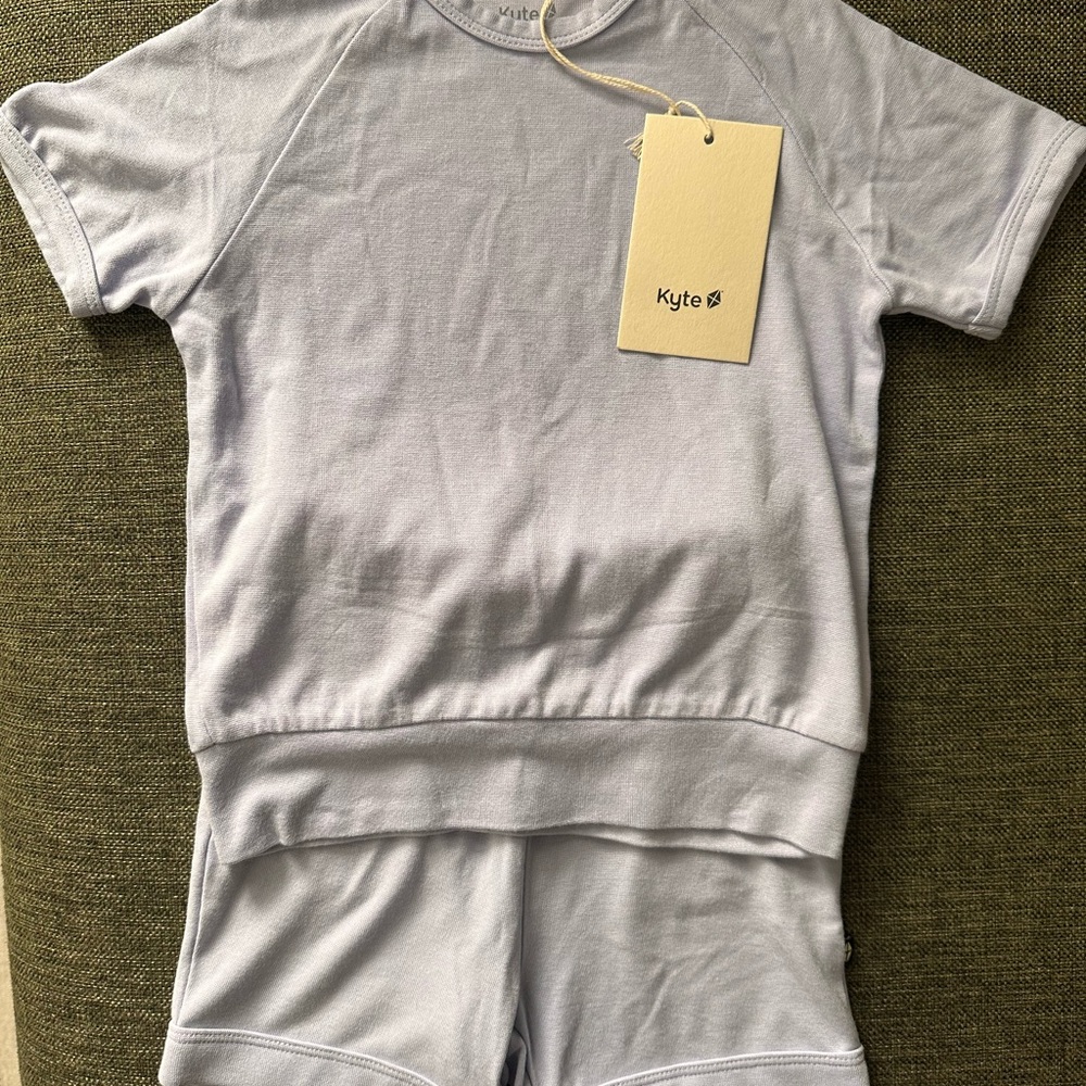 NWT Kyte Baby Bamboo Jersey Short Sleeve Jogger Set in Lilac - Picture 2 of 4